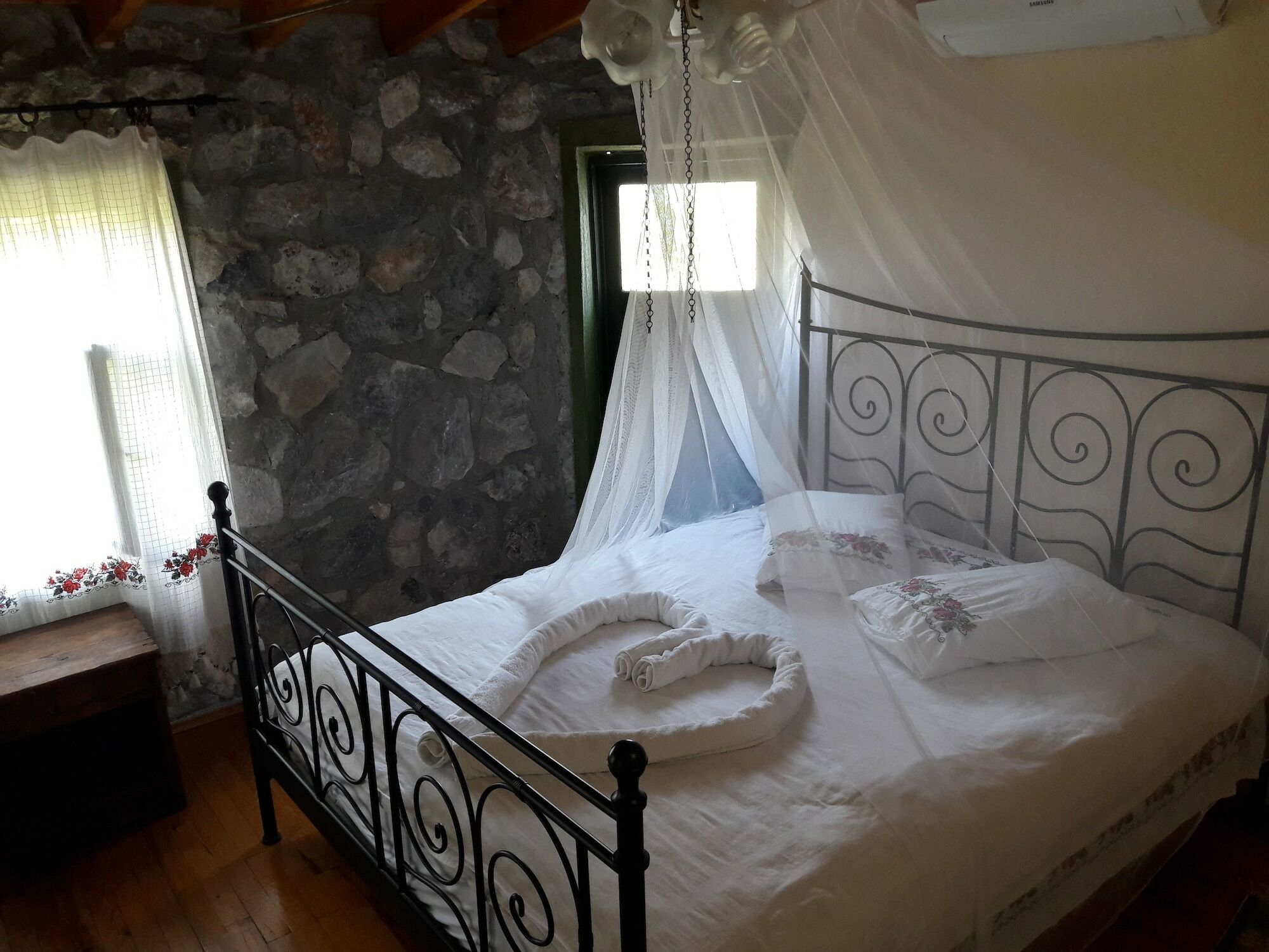 Bed and Breakfast Otantik Tas Ev Dalaman Zewnętrze zdjęcie